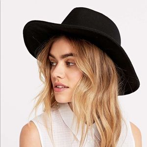 Urban Outfitters black felt hat. Perfect condition